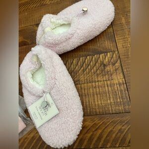 NWT Target Cozy Slipper Socks w Grip Faux Fur Shearling Baby Pink